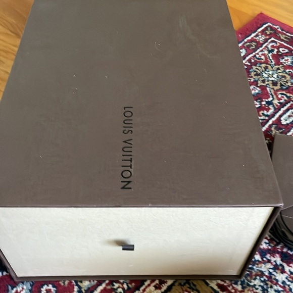 Louis Vuitton mens shoes - Picture 11 of 11